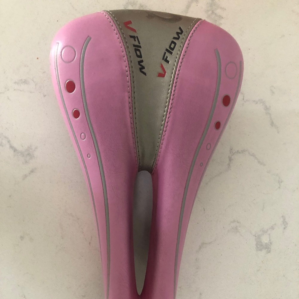 Cobb V Flow Plus Titanium Women’s Saddle